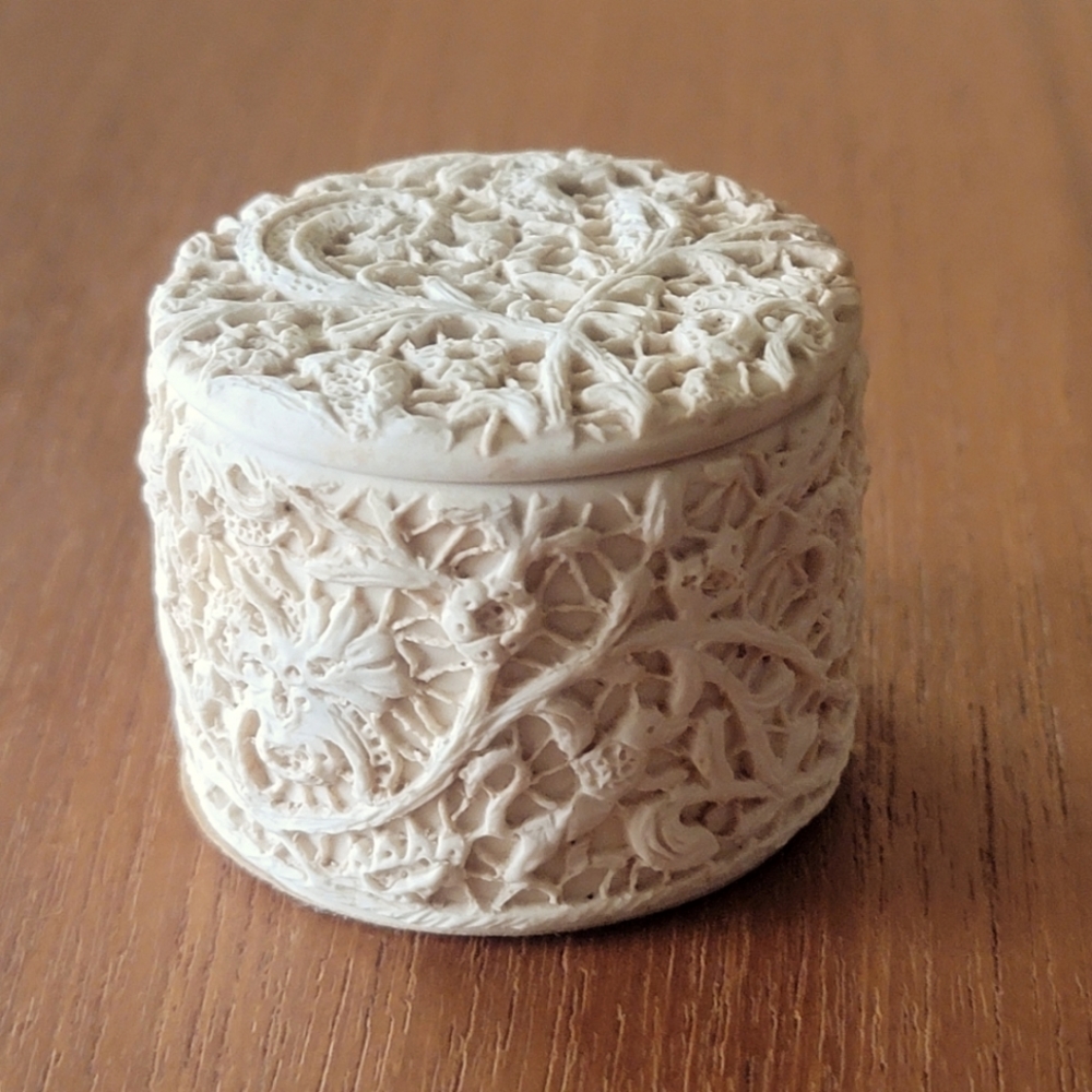 Vintage Trinket Jewelry Ring Box. Lace Collection by Handcast Designs